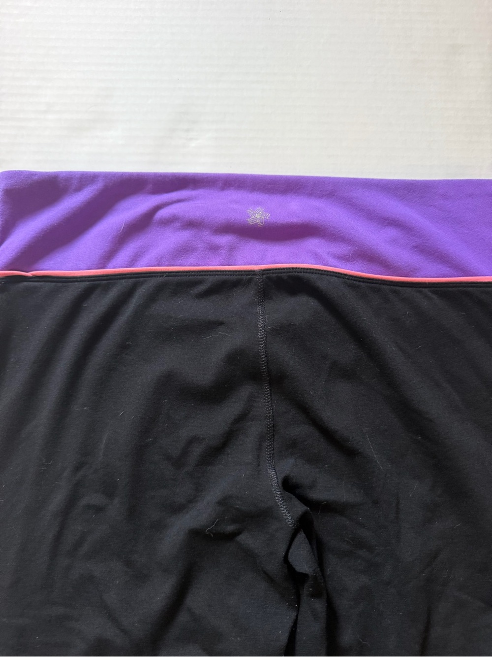 Tek‎ Gear Capris Wid Leg Gauchos Women's Size Medium Black Purple Y2K - Picture 6 of 6